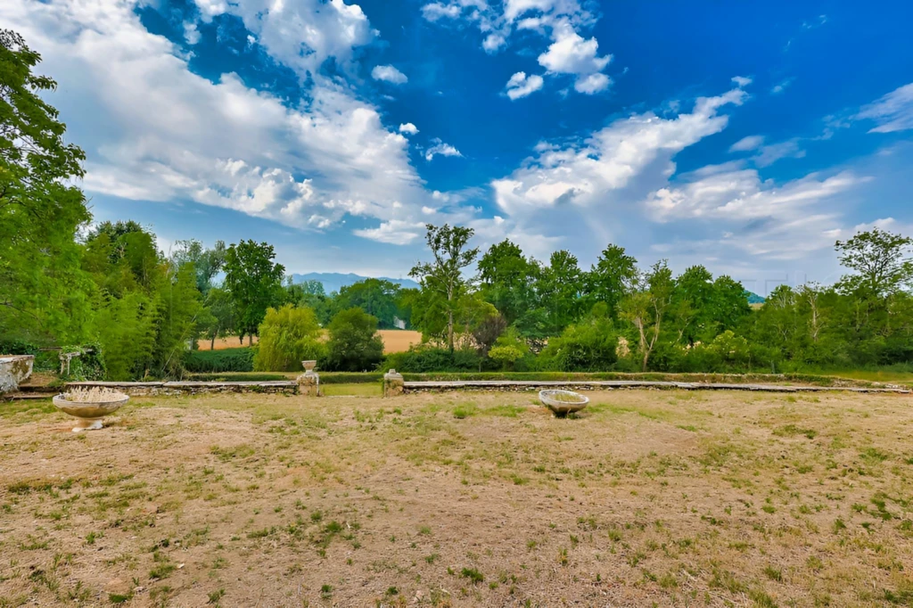 PAU DEMEURE DE MAÎTRE XVIIᵉ SIÈCLE 4.5 HECTARES 6