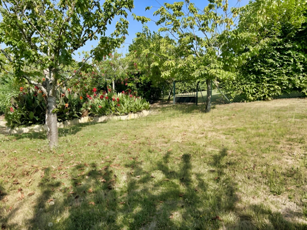 GERS PROPRIETE DE CHARME AVEC PISCINE SUR 8 800 M² 19
