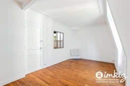 Charmant 2 pièces rénové – Dernier étage  Lumineux 3
