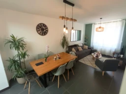 Maison meublée, T4 avec cour et véranda 1