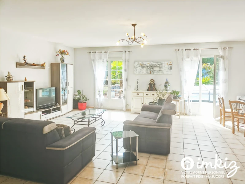 2 Maisons de plain pied de 9 et  4 pièces piscine 7