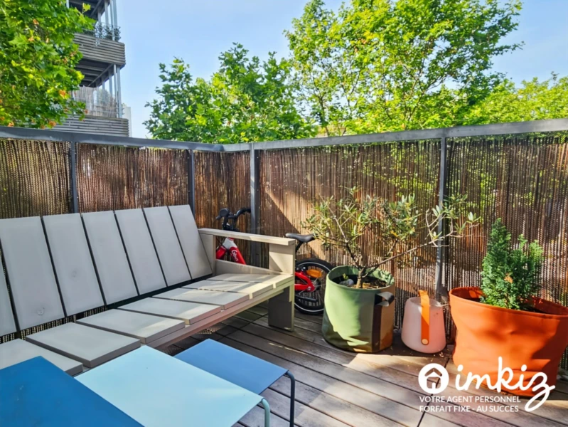 3 pièces avec  terrasse parking ascenseur 17e 1