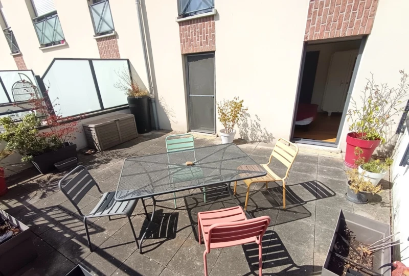 Appartement meublé 3 chambres, parking 5