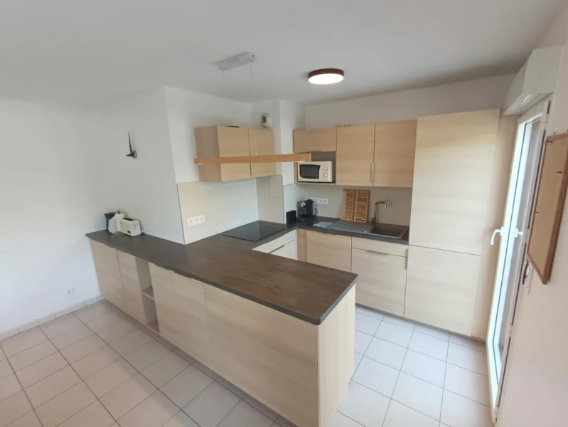 Appartement meublé 3 chambres, parking 6