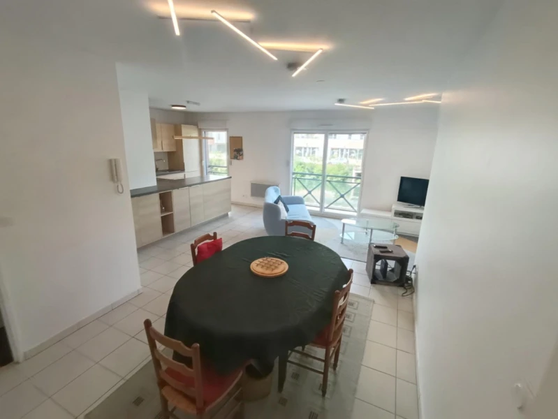 Appartement meublé 3 chambres, parking 7