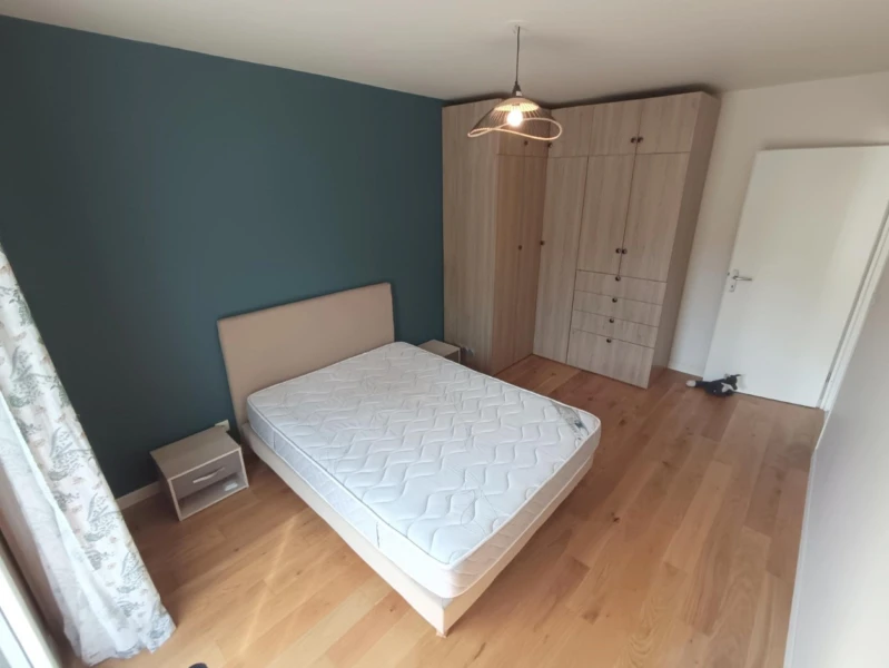 Appartement meublé 3 chambres, parking 9