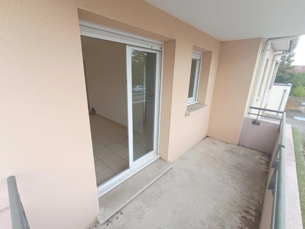 Appartement 1 chambre bureau balcon parking 2