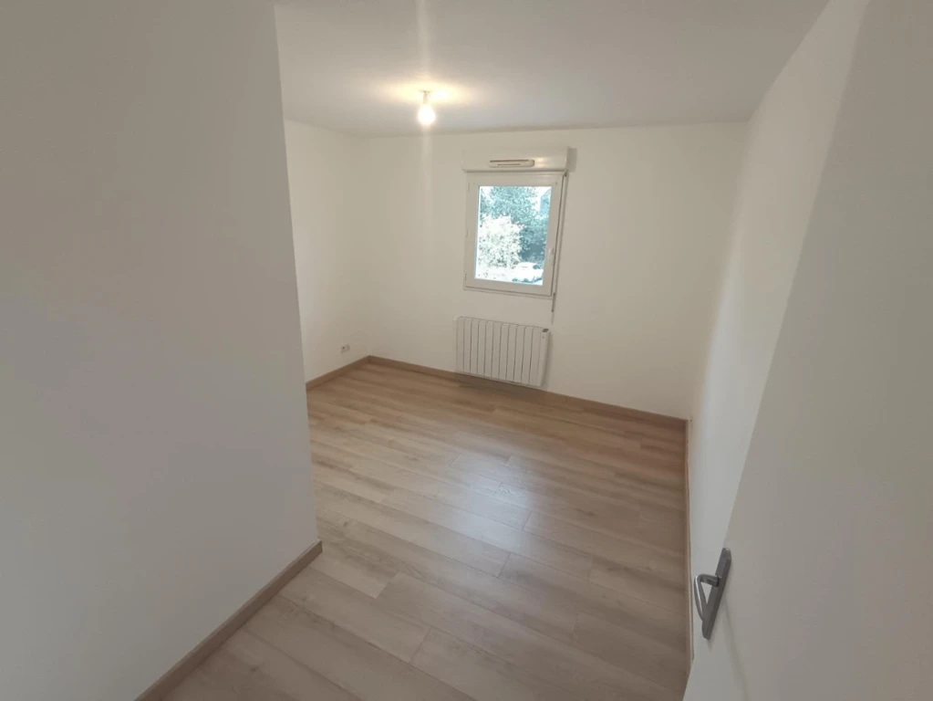 Appartement 1 chambre bureau balcon parking 8