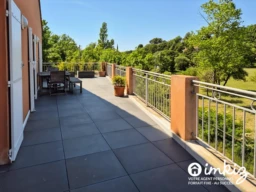 Appartement 3 pièces atypique. Toit-terrasse angle immeuble 1
