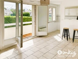 Studio  avec balcon, parking et cave 1