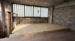 Garage avec espace stockage en mezzanine 3