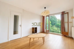 CHEVREUSE – APPART AVEC BALCON ET VUE DÉGAGÉE 1