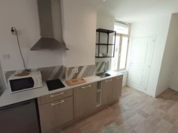 Grand studio meublé tout inclus 3