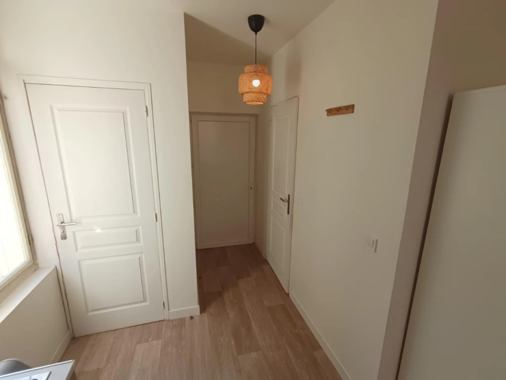 Grand studio meublé tout inclus 5