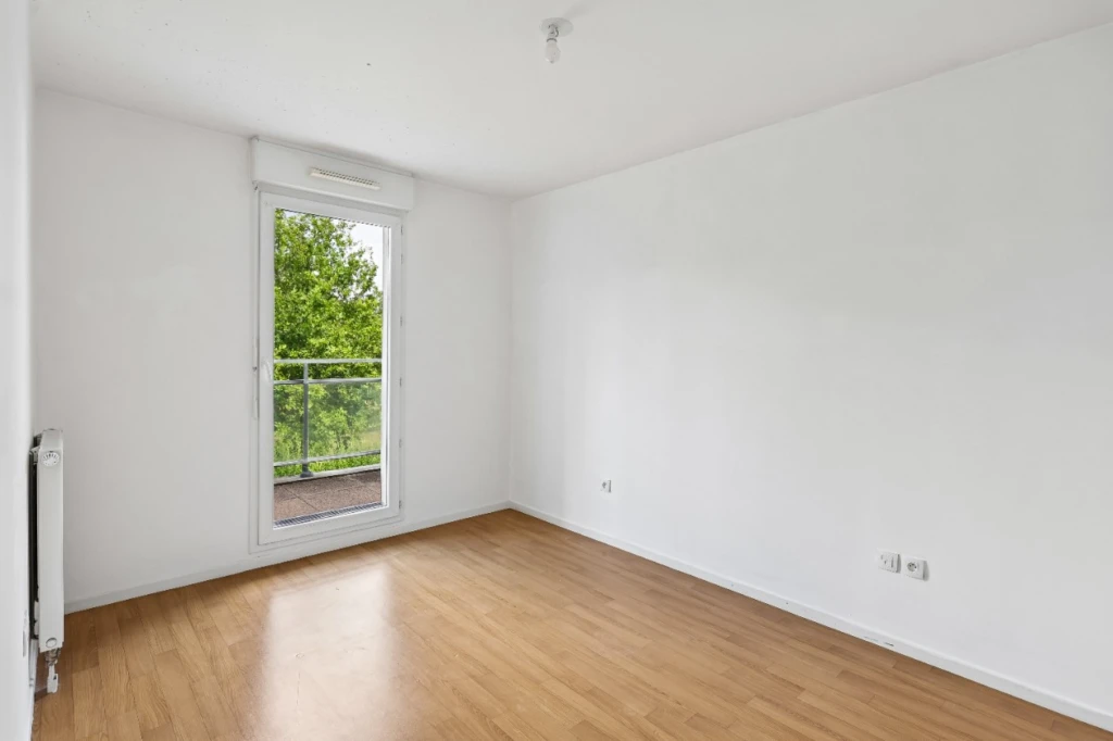 APPARTEMENT 3 PIECES AVEC BALCON ET PARKING 12