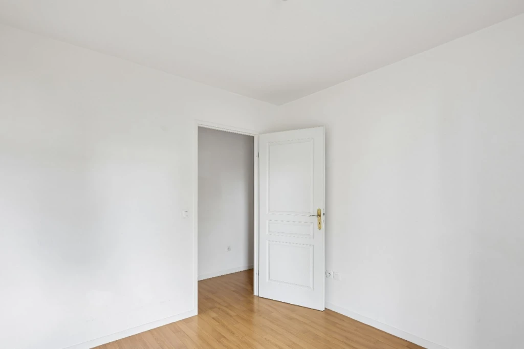 APPARTEMENT 3 PIECES AVEC BALCON ET PARKING 14