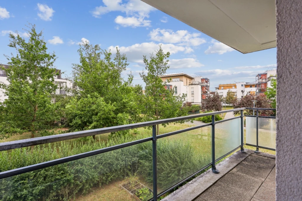 APPARTEMENT 3 PIECES AVEC BALCON ET PARKING 10