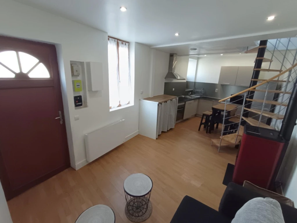 Maison meublé 1 chambre et bureau Picquigny 1