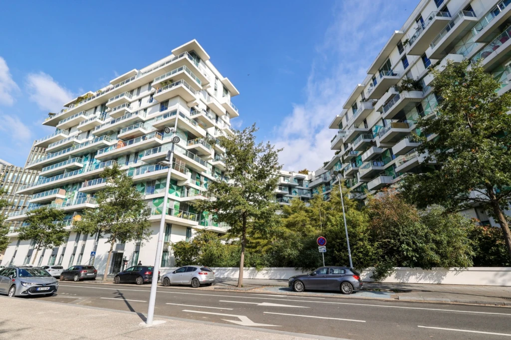 Appartement 3 pièces avec balcon - Boulogne 11
