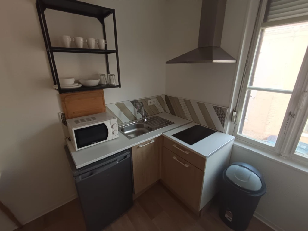 Studio meublé tout inclus St-Roch 5