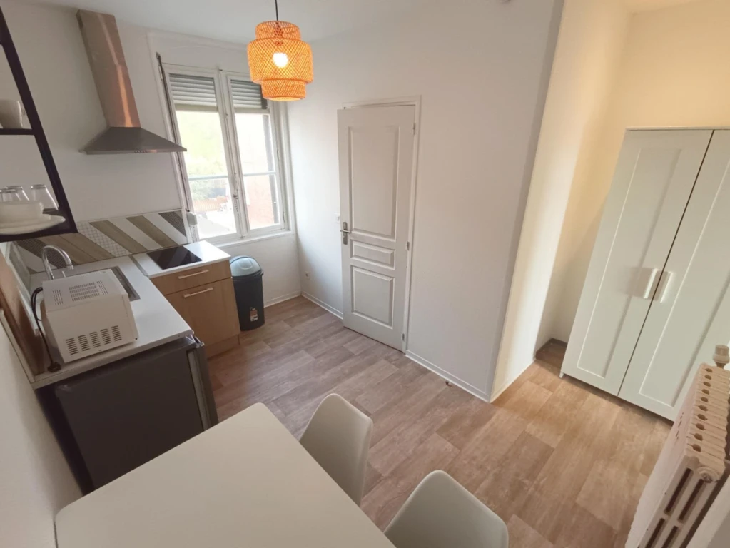 Studio meublé tout inclus St-Roch 7