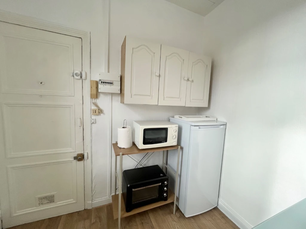 Studio meublé 18m2 à 2min de la gare Amiens 11