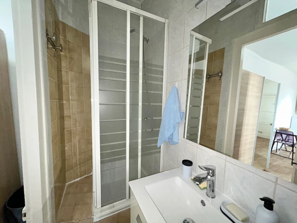 Studio meublé 18m2 à 2min de la gare Amiens 9