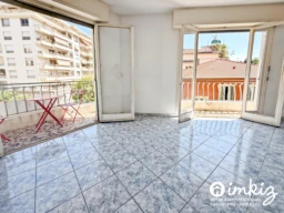 2 PIÈCES LUMINEUX AVEC BALCON FILANT 2
