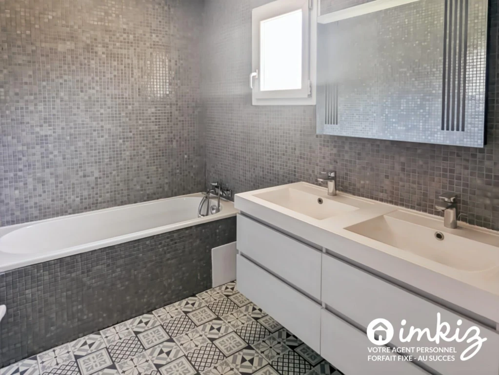 Belle propriété avec studio indépendant et piscine 11