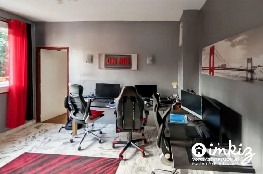 Maison familiale ave espace professionnel 8