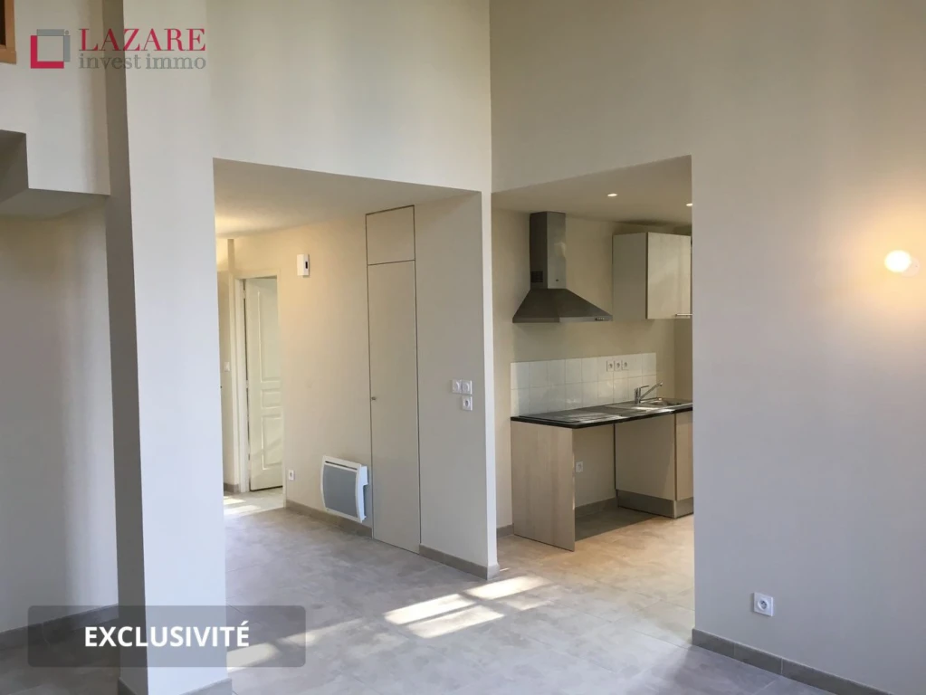 A LOUER T3 duplex avec 2 parkings 3