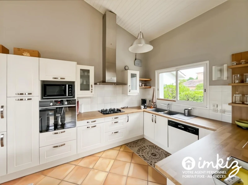Maison 210m2 - 8 pièces - Vue imprenable 3