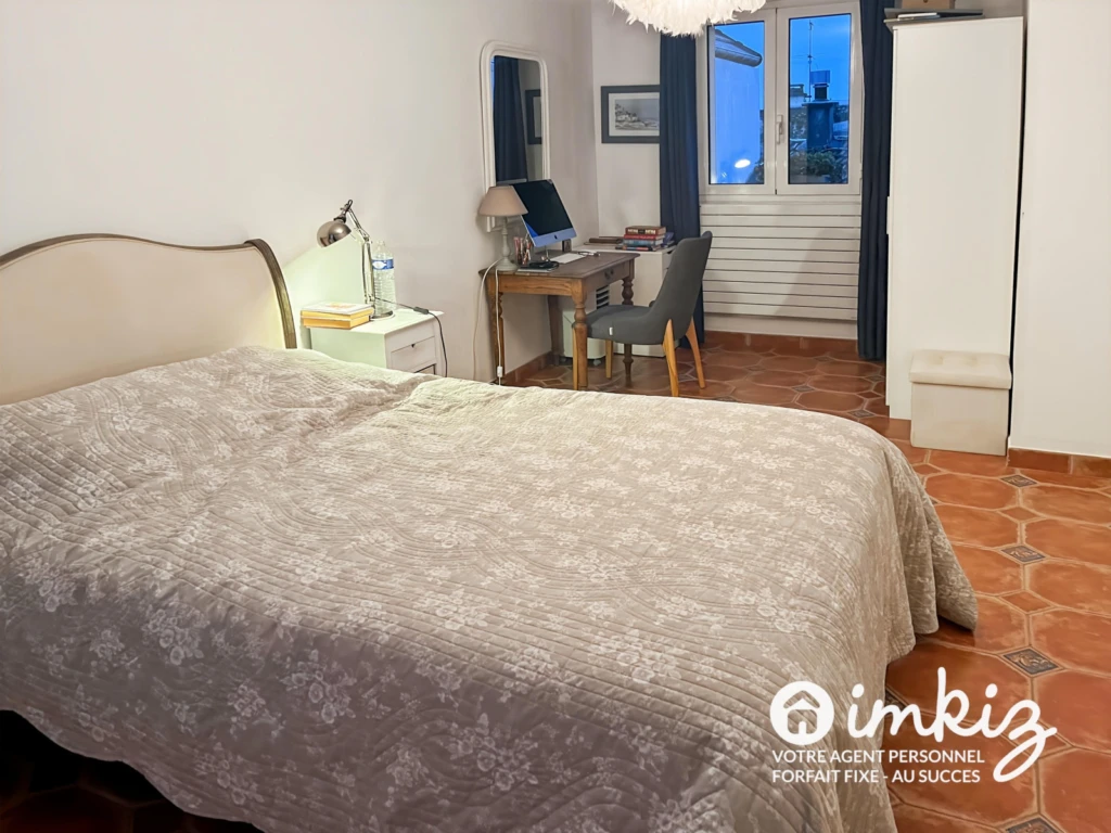 Maison de 228 m2 + dépendances de 28 m2 16