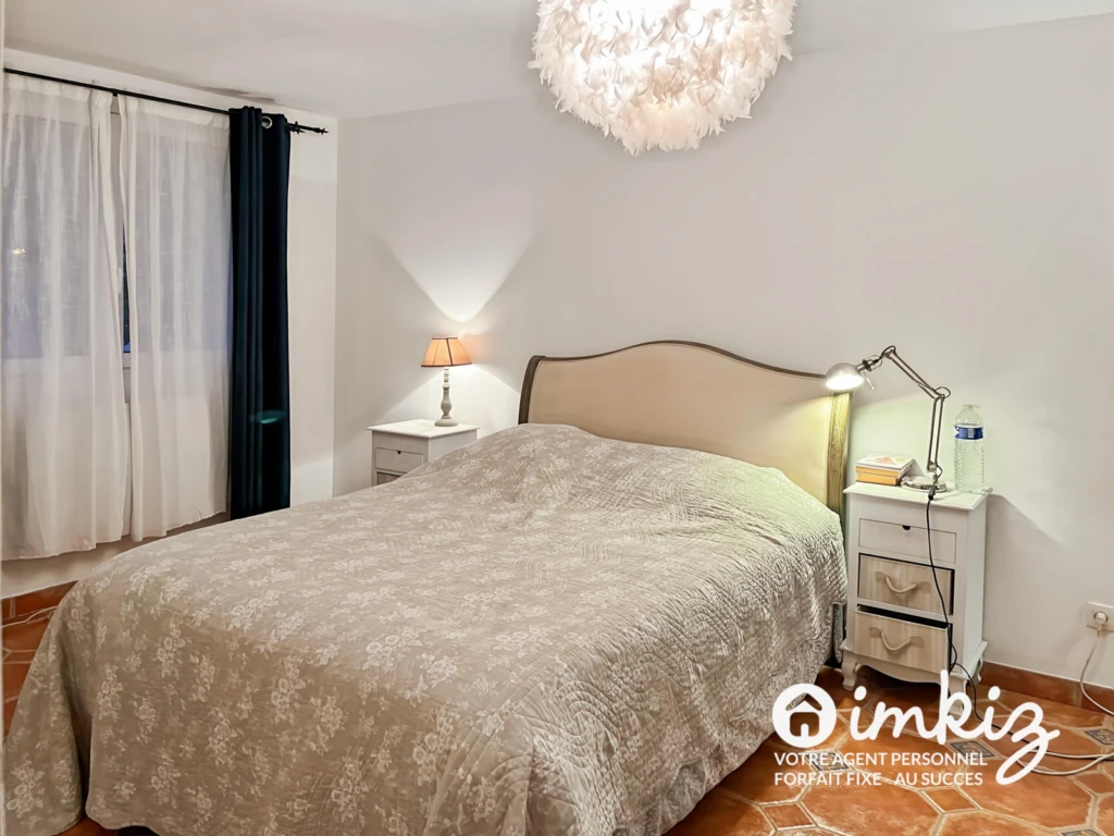 Maison de 228 m2 + dépendances de 28 m2 17