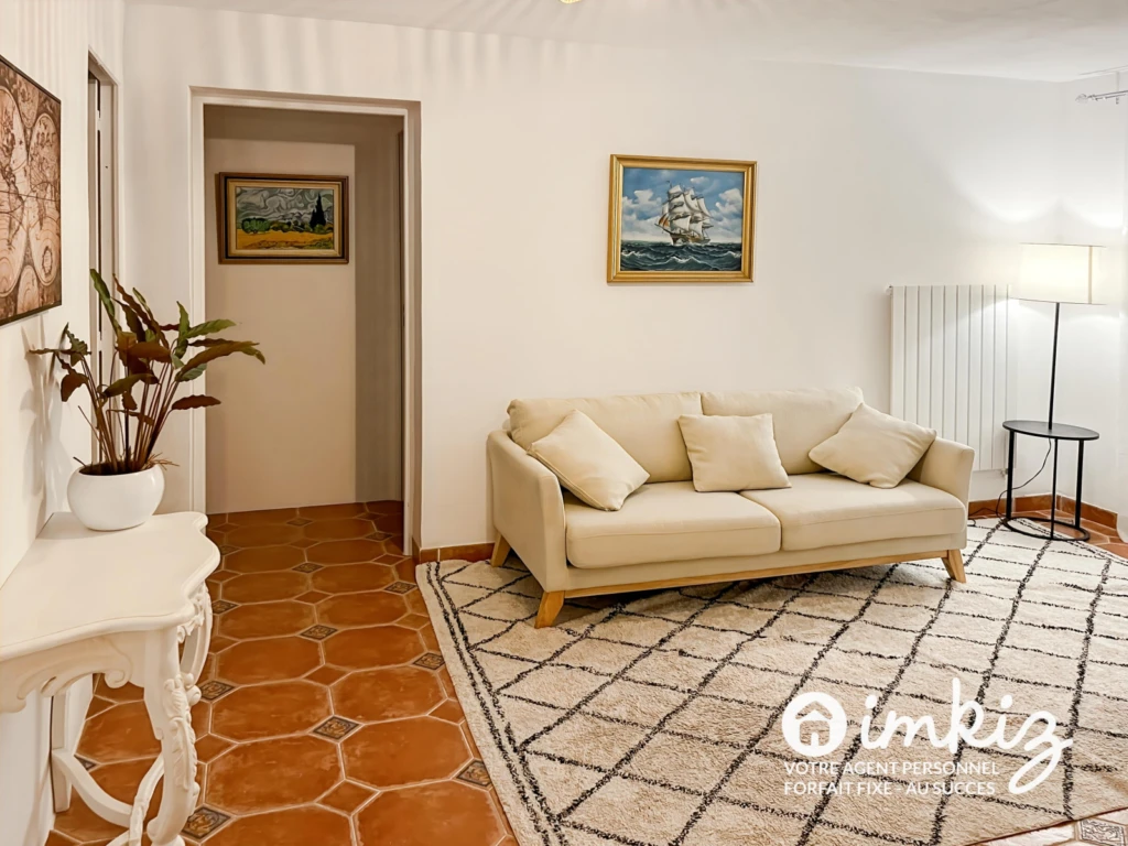 Maison de 228 m2 + dépendances de 28 m2 11