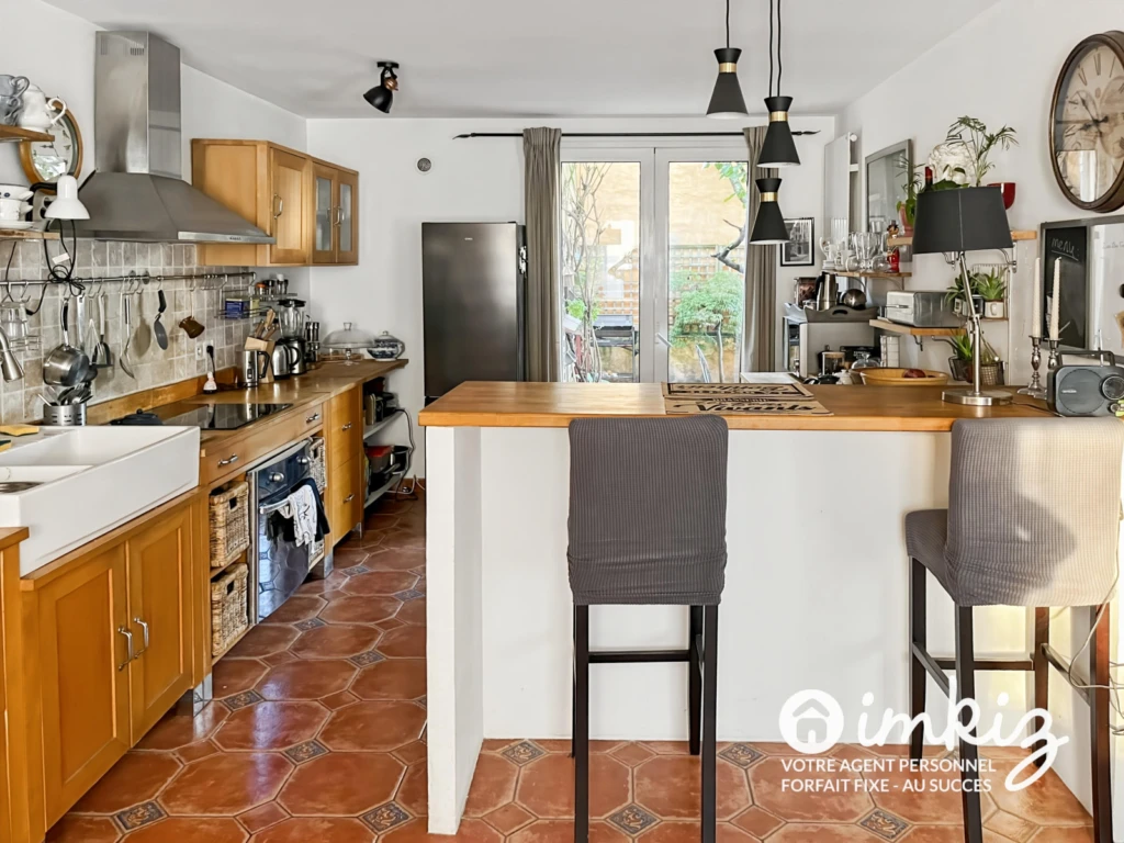Maison de 228 m2 + dépendances de 28 m2 12