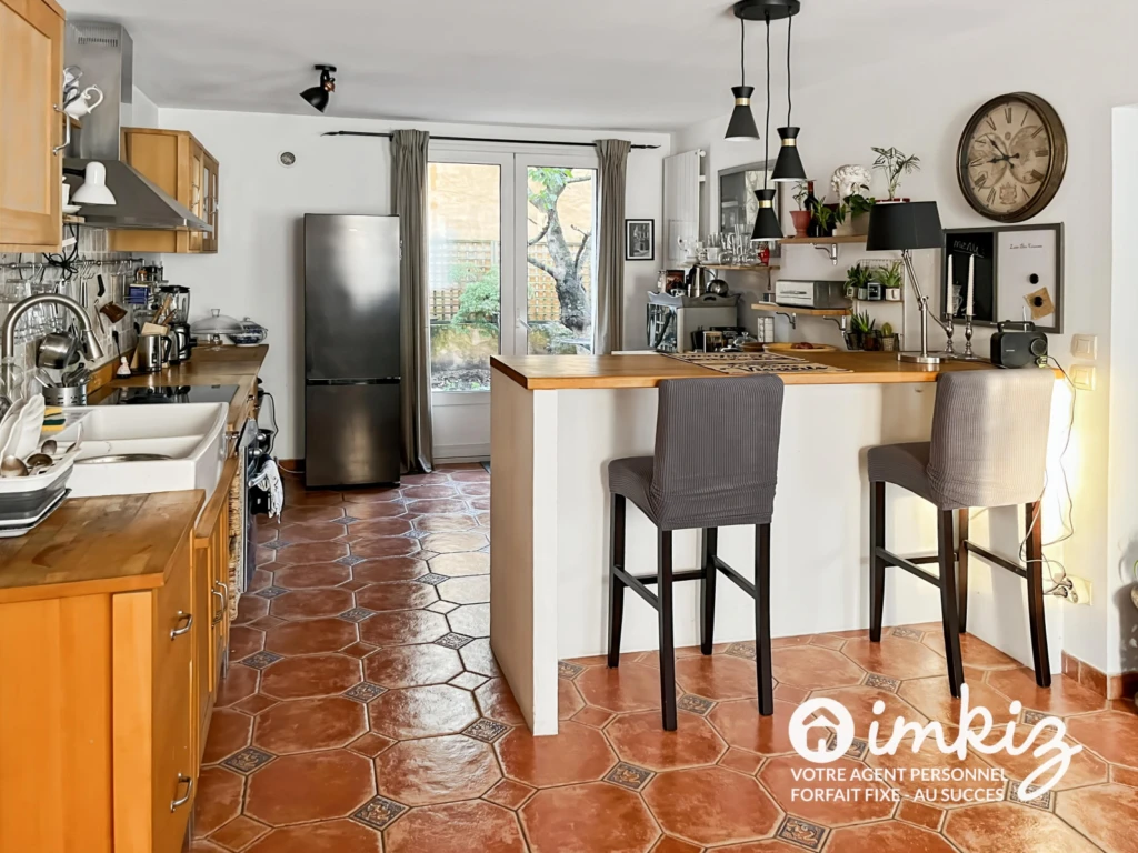 Maison de 228 m2 + dépendances de 28 m2 14