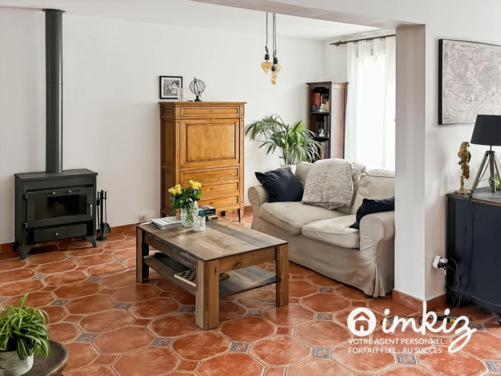 Maison de 228 m2 + dépendances de 28 m2 6