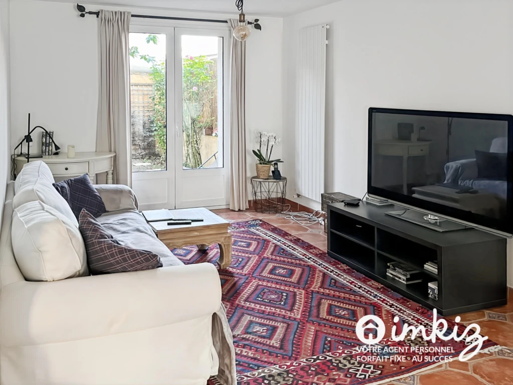 Maison de 228 m2 + dépendances de 28 m2 8