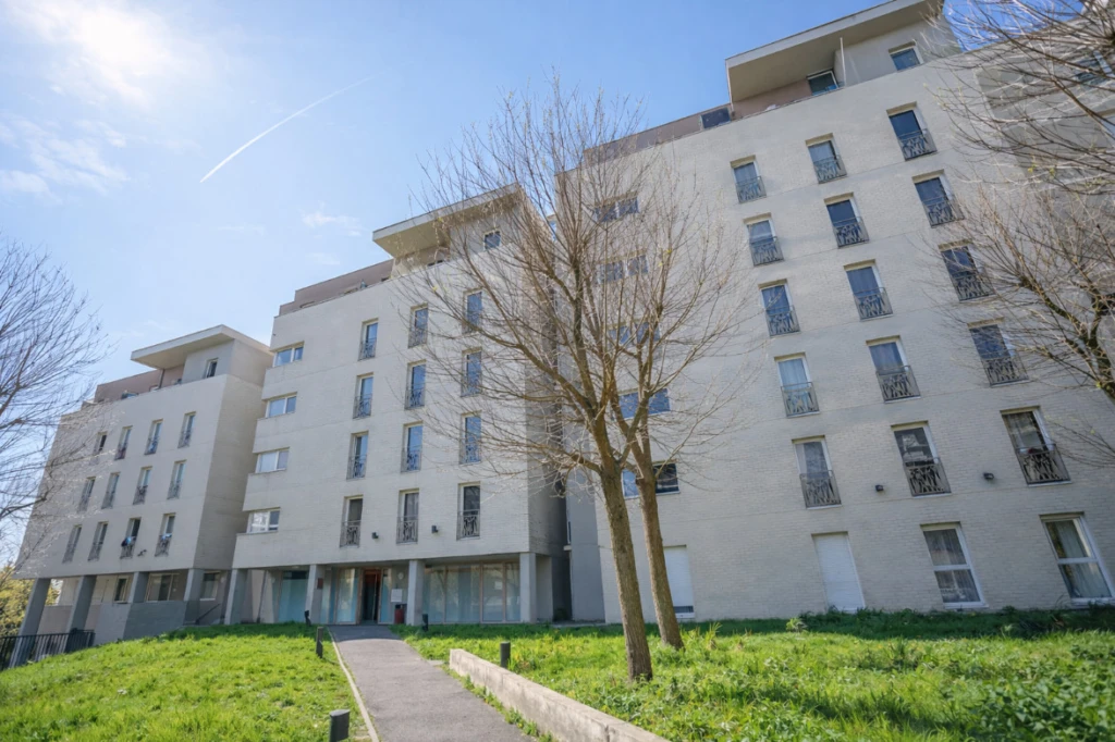 Investissement locatif - studio meublé + parking 1