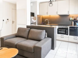 T2 lumineux avec balcon et garage 2