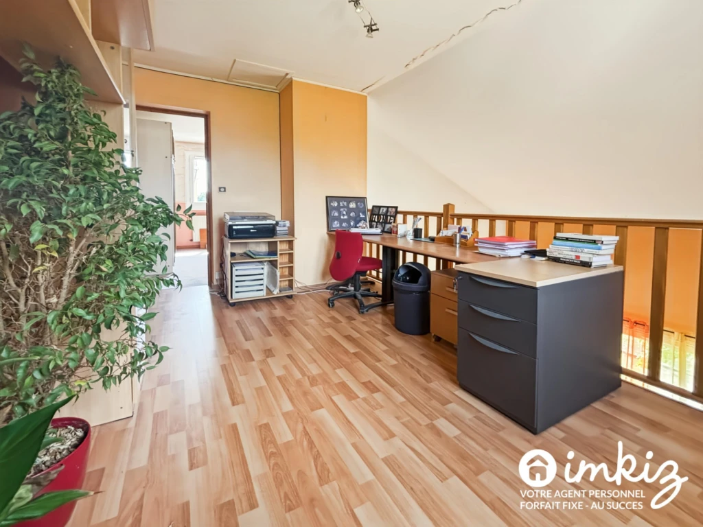 Maison 5 pièces avec piscine couverte 13