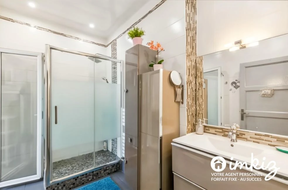 Appartement lumineux avec fort potentiel ! 6