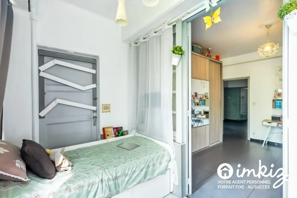Appartement lumineux avec fort potentiel ! 9