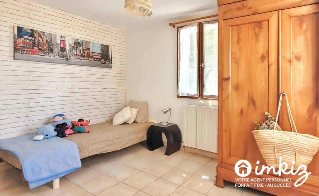 Maison provençale T6 piscine et garage 12