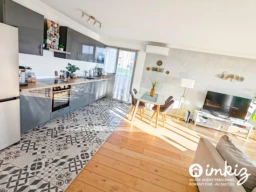 Appart 3 pièces avec piscine et vue panoramique 3