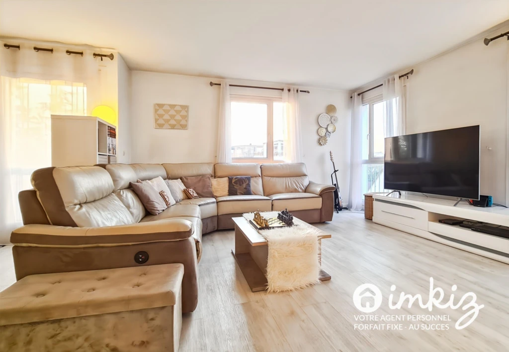 Dernier étage avec ascenseur - 126m² 1