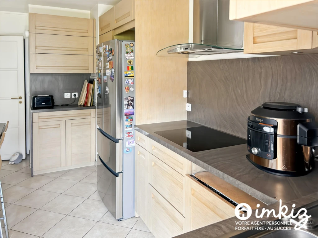 St-Maurice  T5  107 m²  balcon terrasse 2 parkings 5
