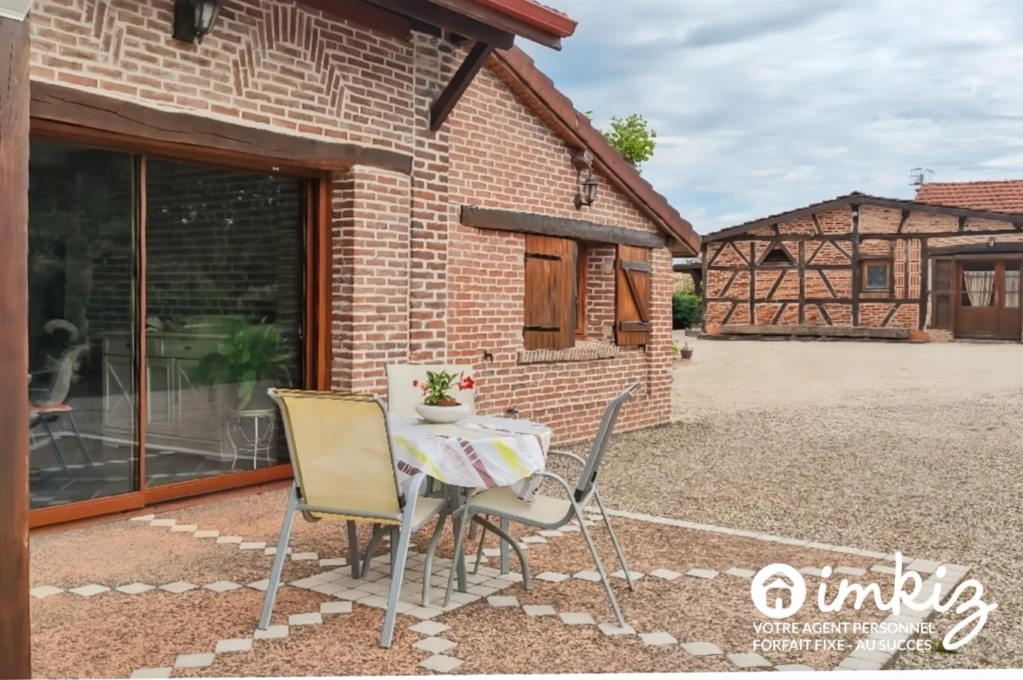 Propriété de charme avec piscine et dépendance 2