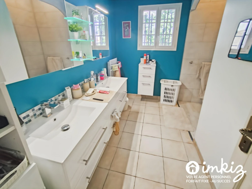 2 Maisons de plain pied de 9 et 4 pièces piscine 11